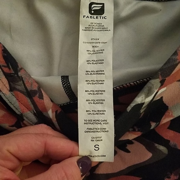 **SOLD** FABLETICS Capris in Terracotta Camo - Picture 6 of 6